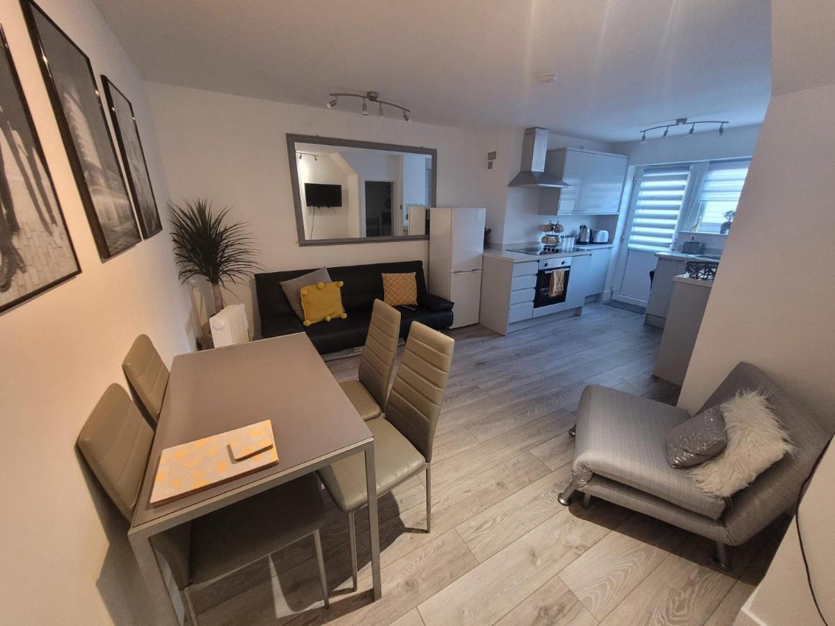 Entire Apartment With Sun Filled Private Garden Margate Exteriör bild